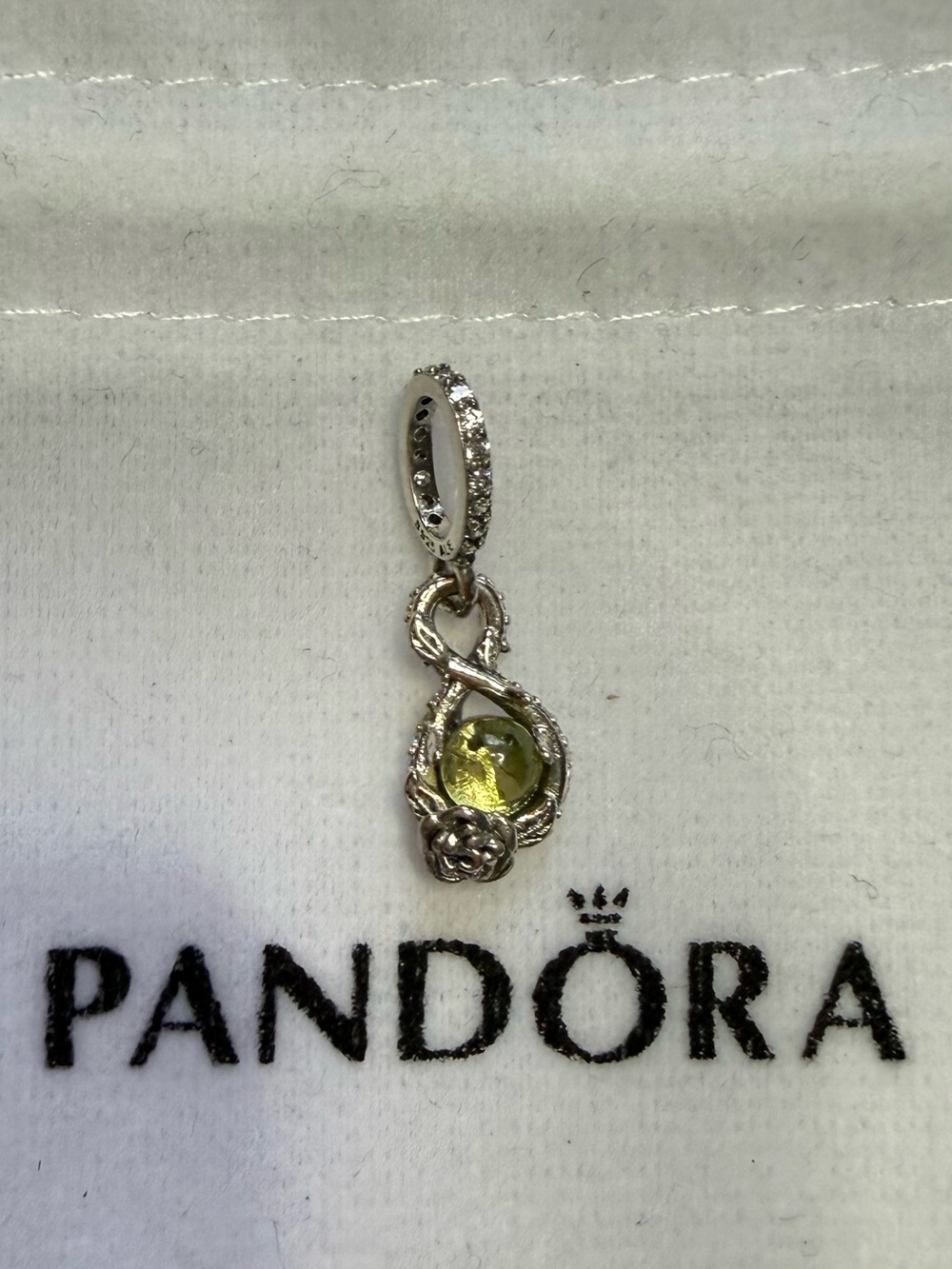 Pandora Disney Belle Infinity & Rose Flower Pendant
Sterling silver